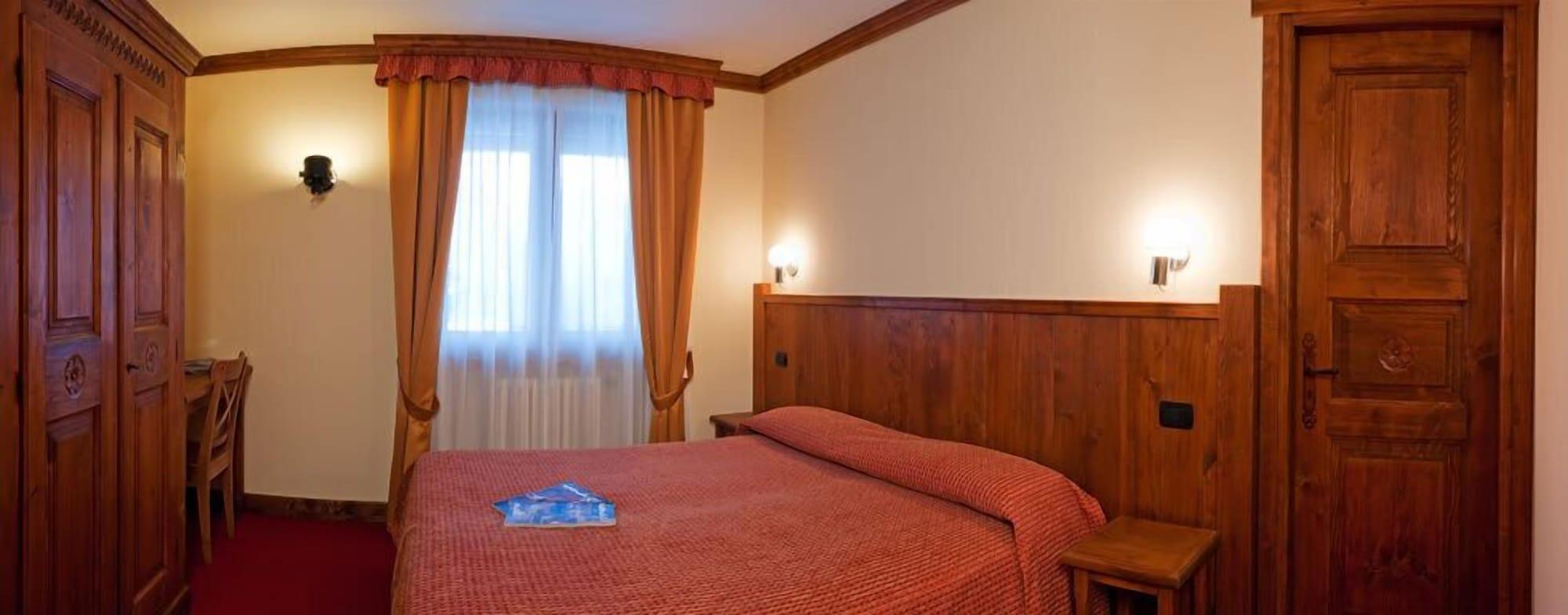 Hotel Crampon Courmayeur Exterior foto