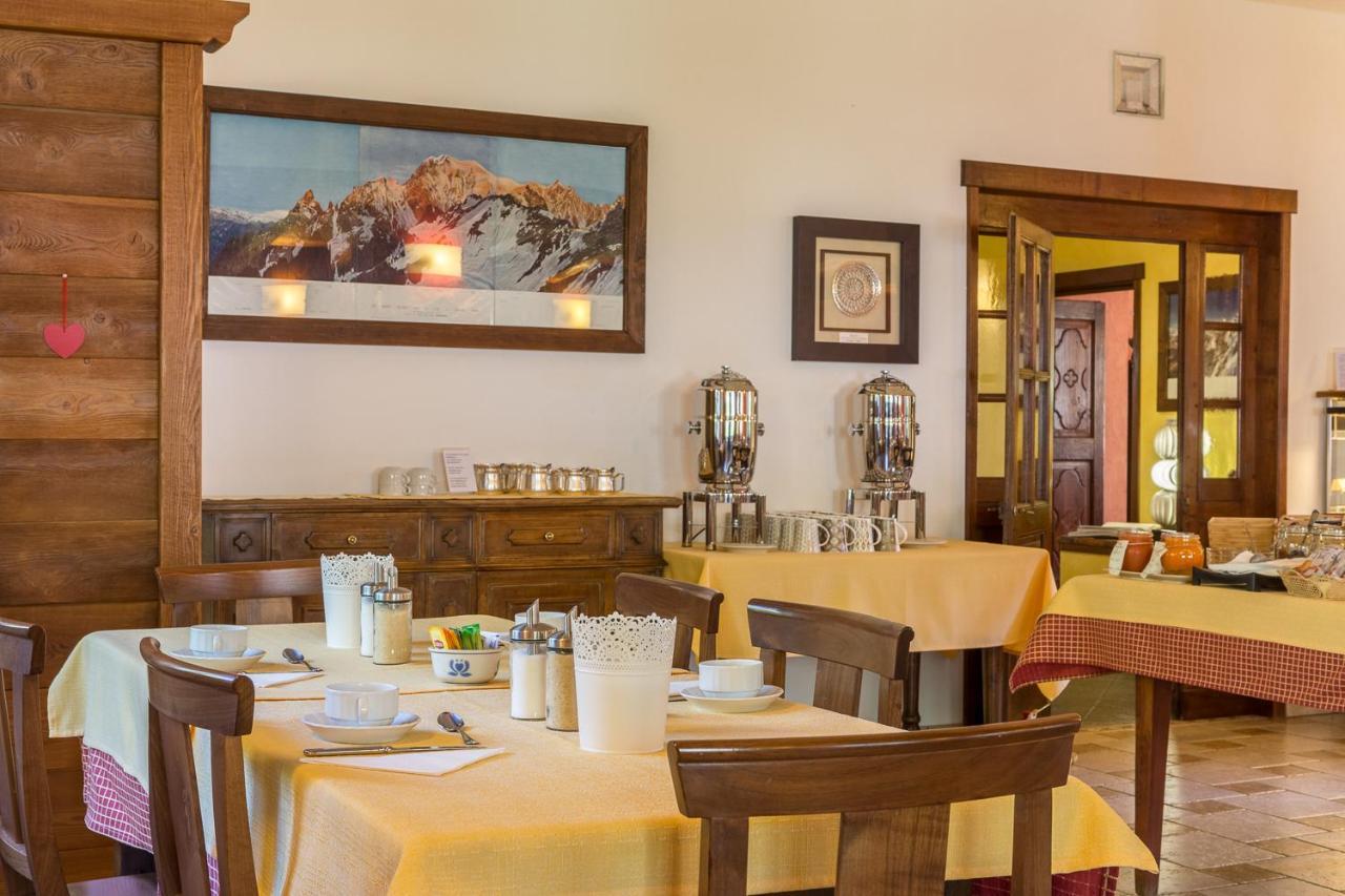 Hotel Crampon Courmayeur Exterior foto