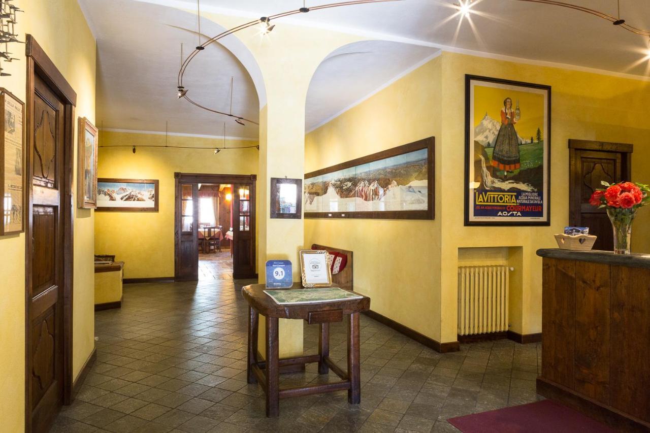 Hotel Crampon Courmayeur Exterior foto